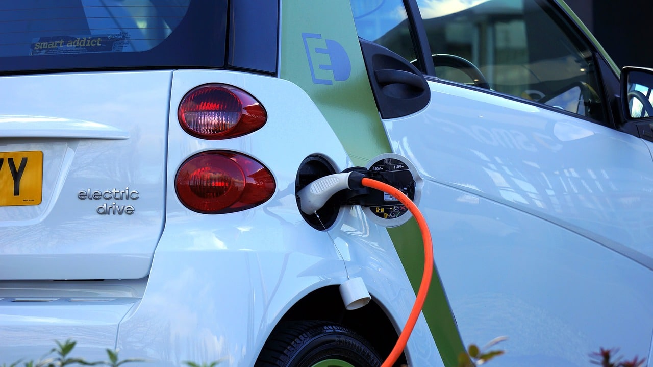E-Autos mehr als 30% teurer in der Reparatur als vergleichbare Verbrenner Fahrzeuge 1 E-Autos mehr als 30% teurer in der Reparatur als vergleichbare Verbrenner Fahrzeuge